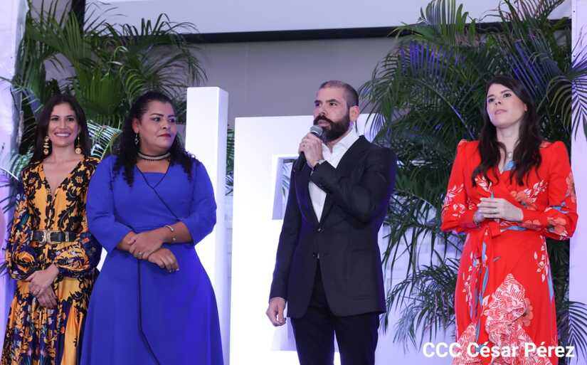 EMPRENDE}
